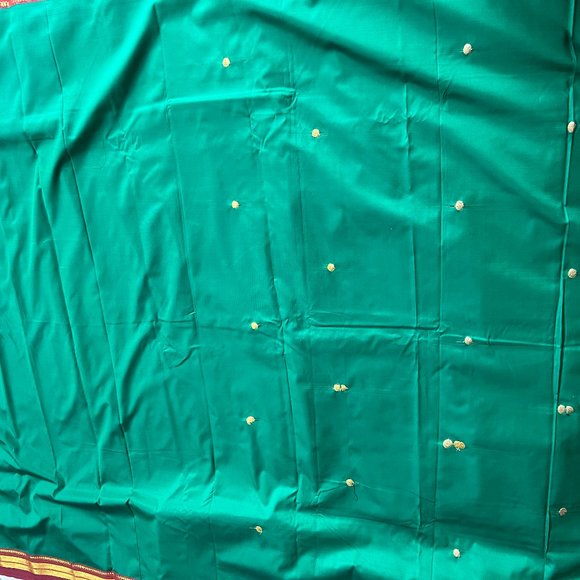 Green and Red Soft Silk 6 Yard Saree - Picture 3 of 4